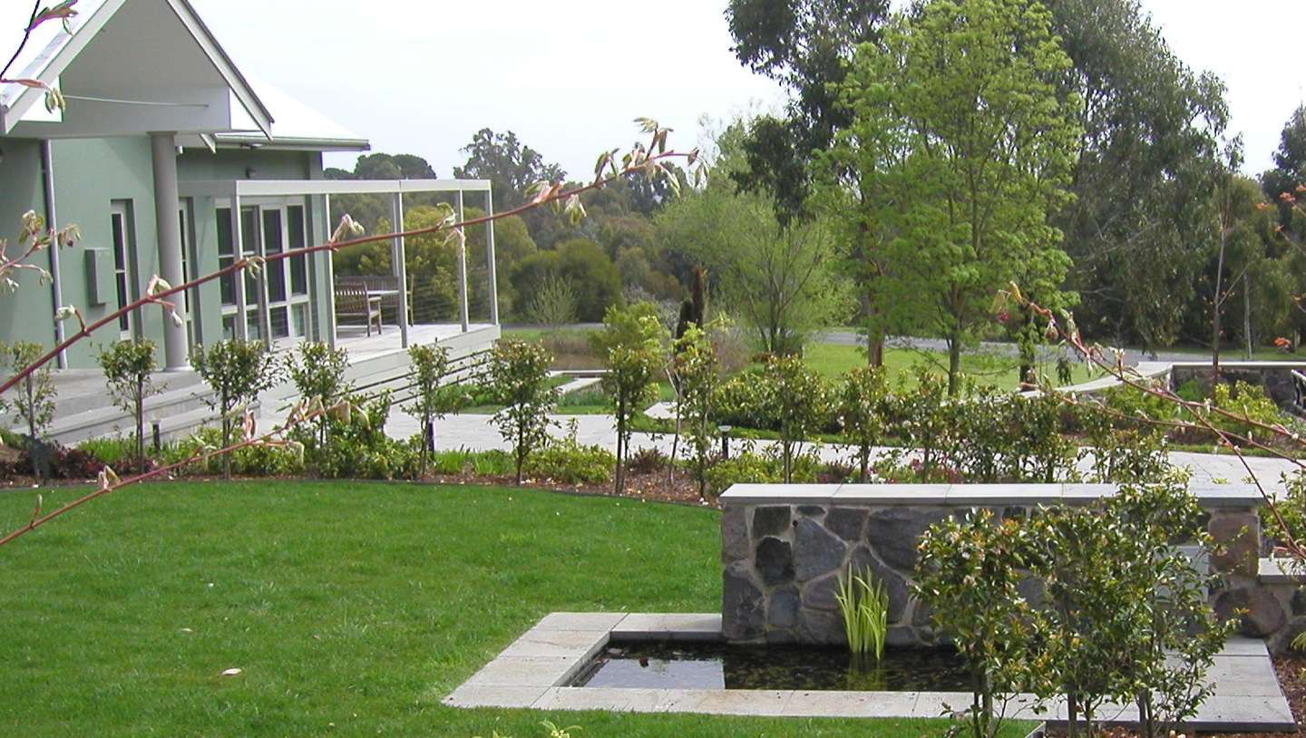 Semi-formal cool climate garden